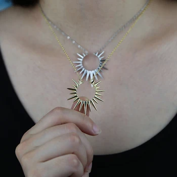 

2 Colors 2020 Summer New Styles Round Spike Maxi Pendant Necklaces For Women Punk Charm Party Jewelry For Women Wedding Gift