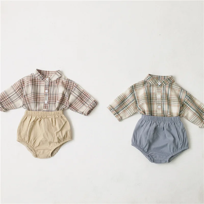 Осенняя модная клетчатая рубашка с длинными рукавами и воротником-стойкой для маленьких мальчиков и девочек, шорты-фонарики, комплект из двух предметов, Детский костюм
