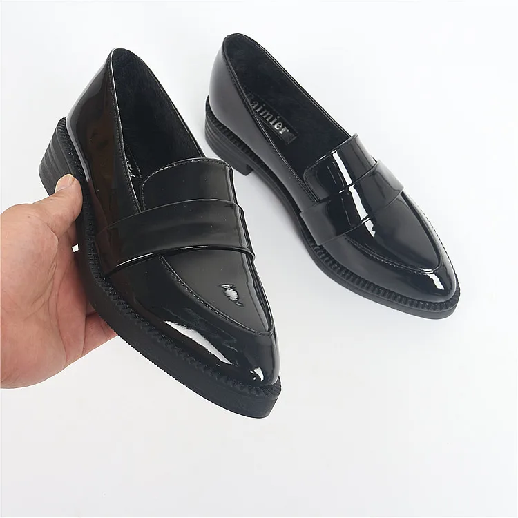 Star lovers patent leather career shoes women retro sewing slip on zapatos de mujer trendy carving flats pointed toe pu leather
