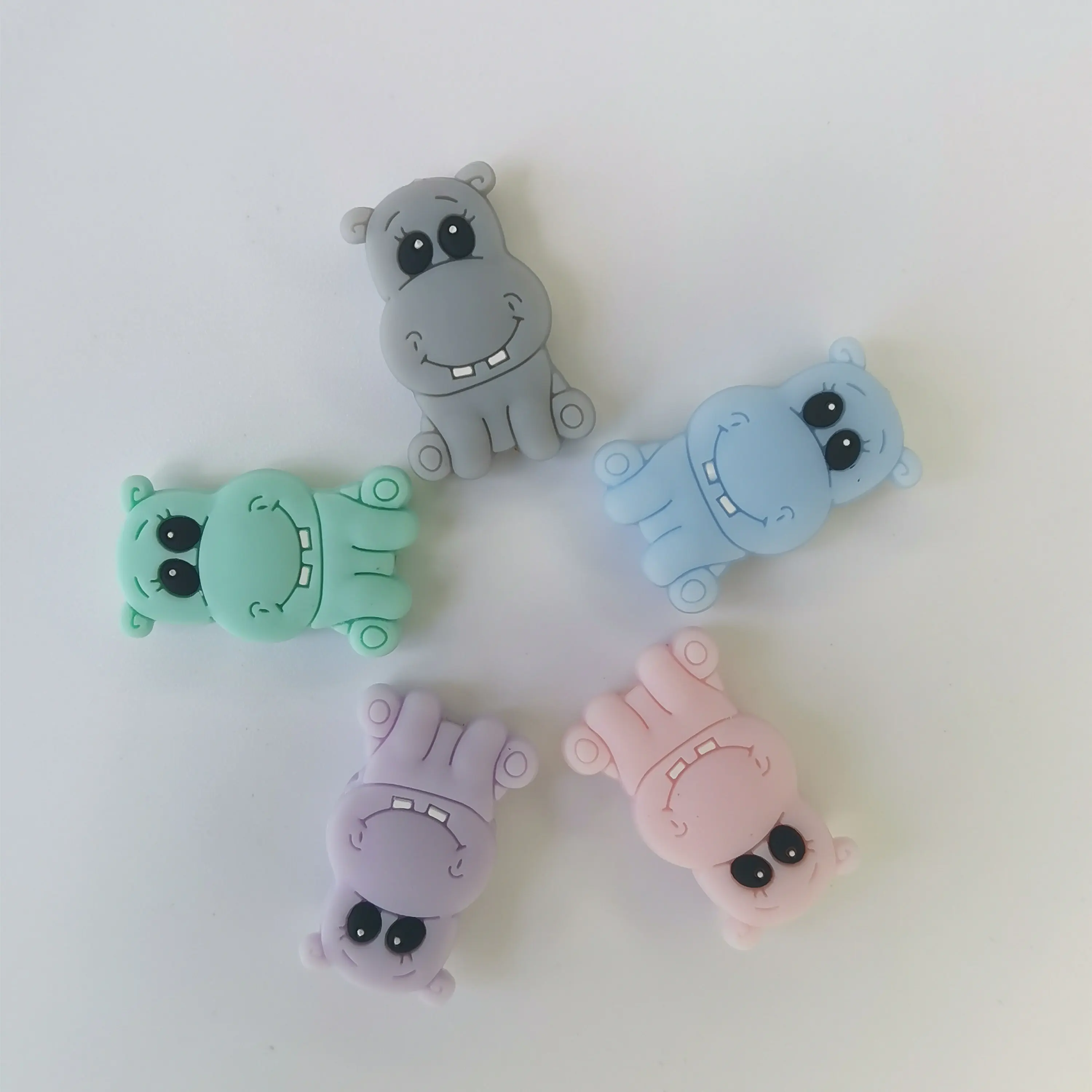 5pcs  Teething 장난감 미니 양 곰 개 코끼리 오리 꽃 실리콘 구슬 식품 학년 Teether DIY Pacifier 체인 아이 선물