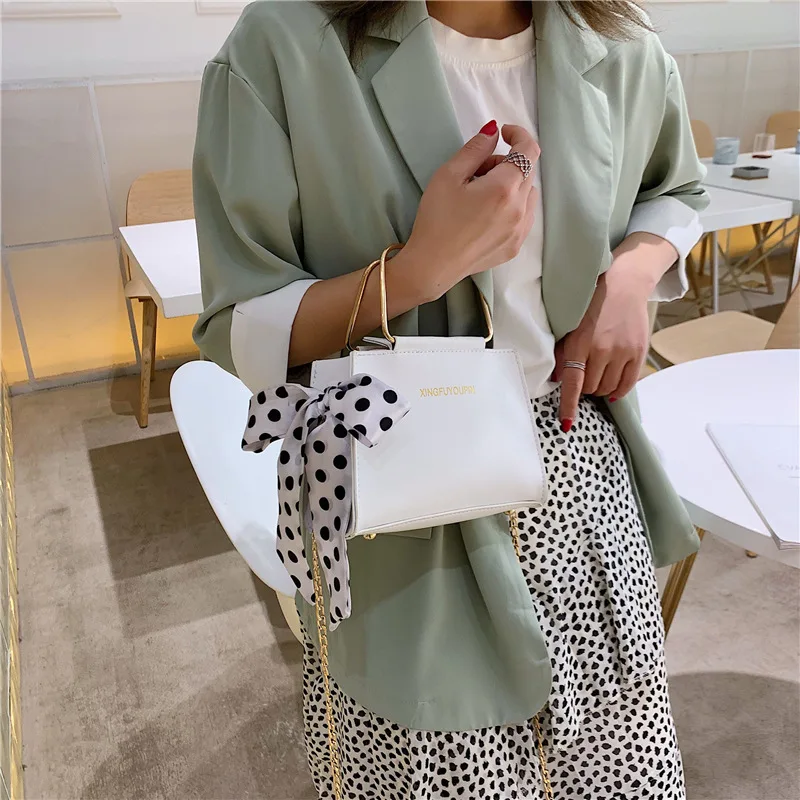 

New small bag woman new wave spot silk scarf network celebrity slanted bag 100 lap chain single shoulder bag fashion handbag