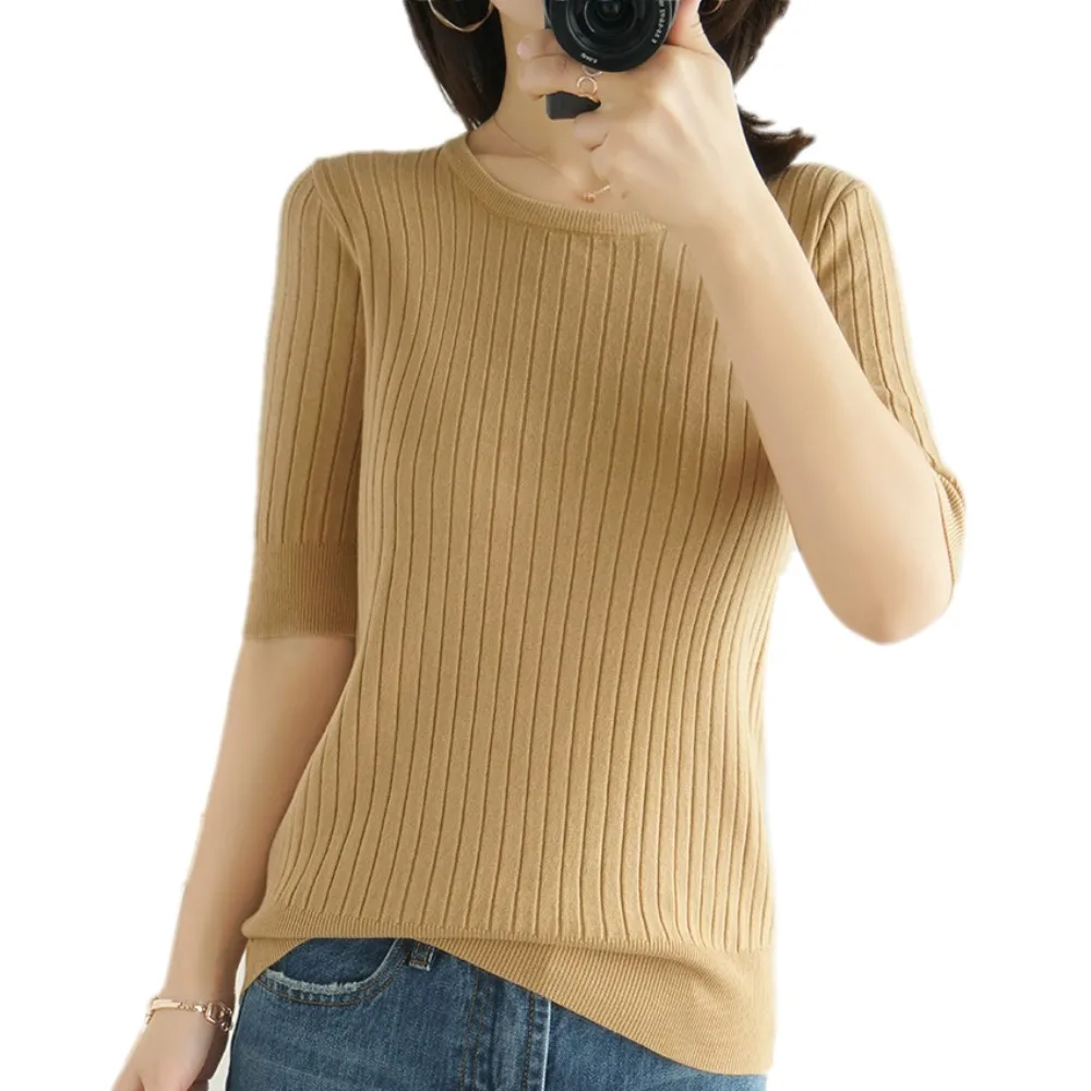 Женский тонкий свитер с коротким рукавом облегающий круглым вырезом и до локтя