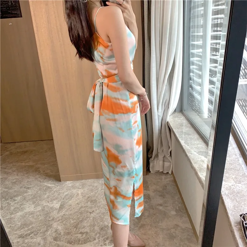 Рисунок 3 - Модное летнее платье на шнуровке с тонкими бретельками