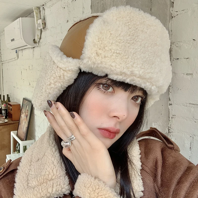 

Female Winter Korean Cute Windproof Ear Protection Warm Plus Fluffy Lei Feng Hat Leisure Outdoor Pu Bomber Earflaps Gorros