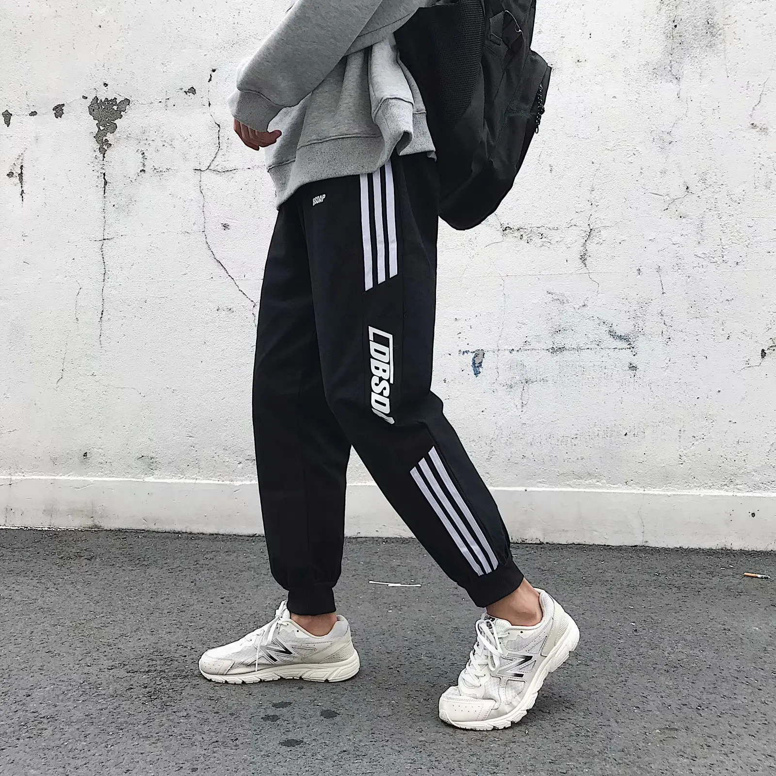 

Ankle Banded Pants Men's Loose-Fit Harem Casual Pants Korean-style Trend Versatile Elastic Autumn Large Size Three Bars Sports P