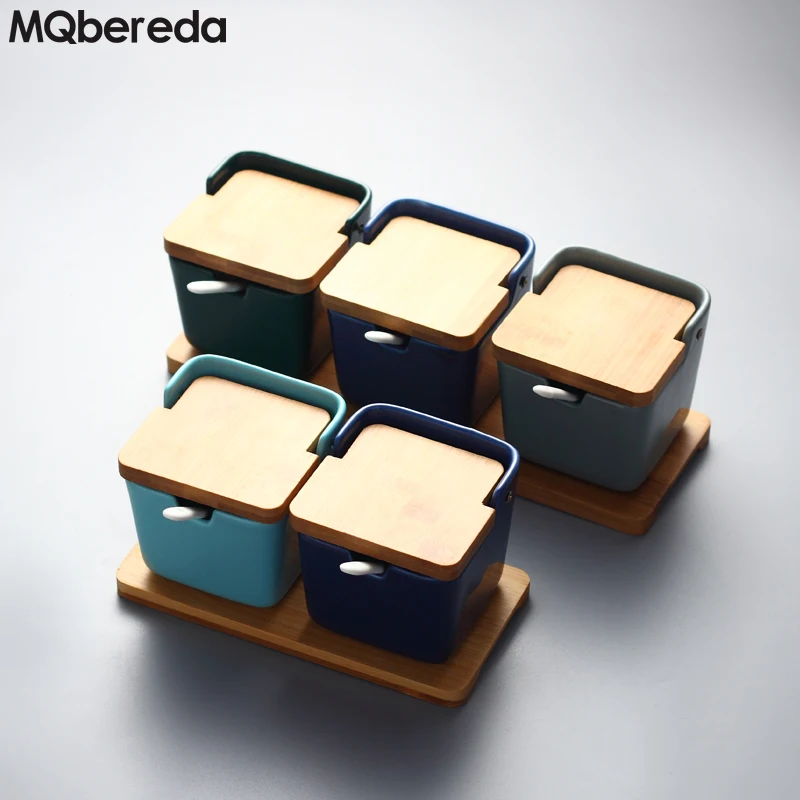 

Nordic Creative Seasoning Pot Sugar Bowl Kitchen Pottery Condiment Pot Condiment Box European Household Condiment Salt Pot Jars