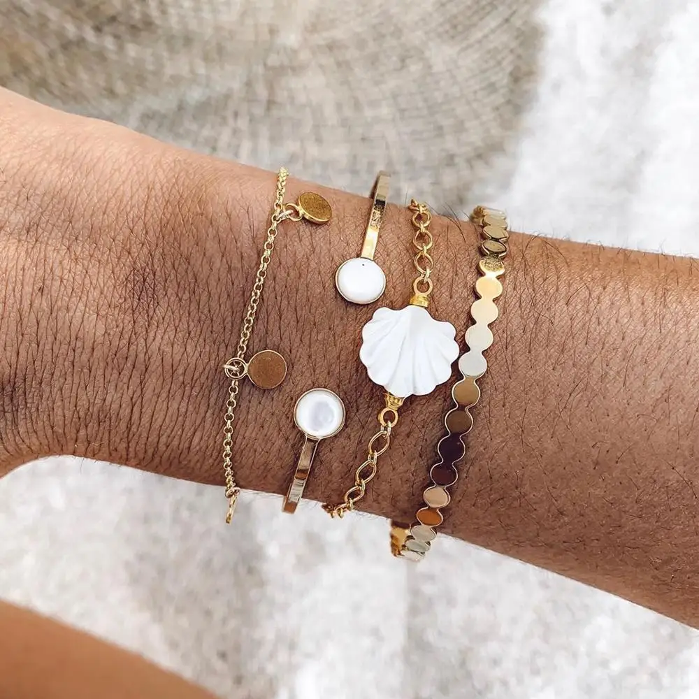 

CHENFAN European and American Fashionable New Bohemian Round Pattern Bracelet Simple white shell four piece Bracelet accessories