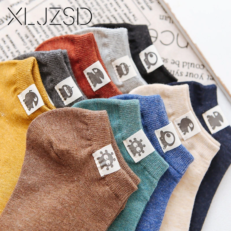 

XLJZSD 10pair 2019 New Arrival Man Socks Cotton Kawaii Cartoon Individuality Alienware Pure Color Fashion Brand XZM020