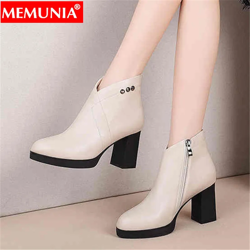 Женские ботинки из натуральной кожи на молнии высоком квадратном каблуке | Обувь