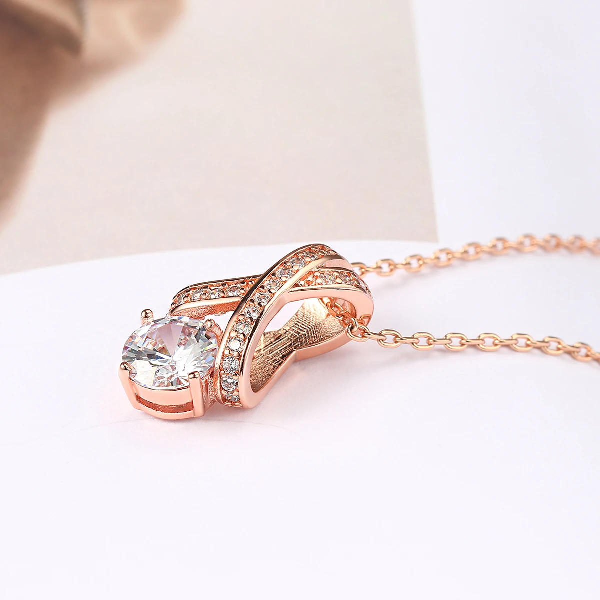 элегантный и классический cz алмазов 18k позолоченные партии образный подвески