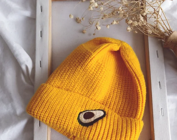 YELLOW Теплые детские зимние шапки с фруктами для детей, детская вязаная шляпа для мальчика, Детские кепки для маленьких девочек, детская шляпа - Цвет: YELLOW
