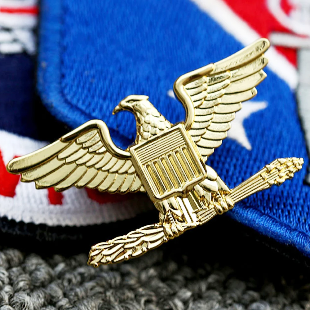 Золотая брошь в виде птицы полковника орла второй мировой войны| |