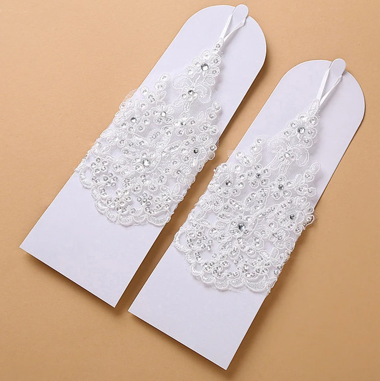 2020 New Fashion White Ivory Lace shinny Short Wedding Gloves Fingerless Bridal Gloves Ring Bracelet Wedding Accessorie2