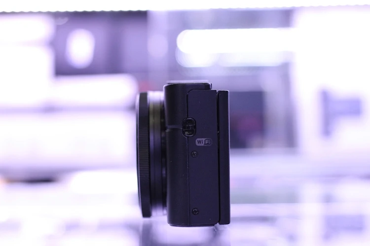 USED Sony RX100 II 20.2 MP Premium Compact Digital Camera w/ 1-inch Sensor MI (Multi-Interface) Shoe and tilt LCD Screen