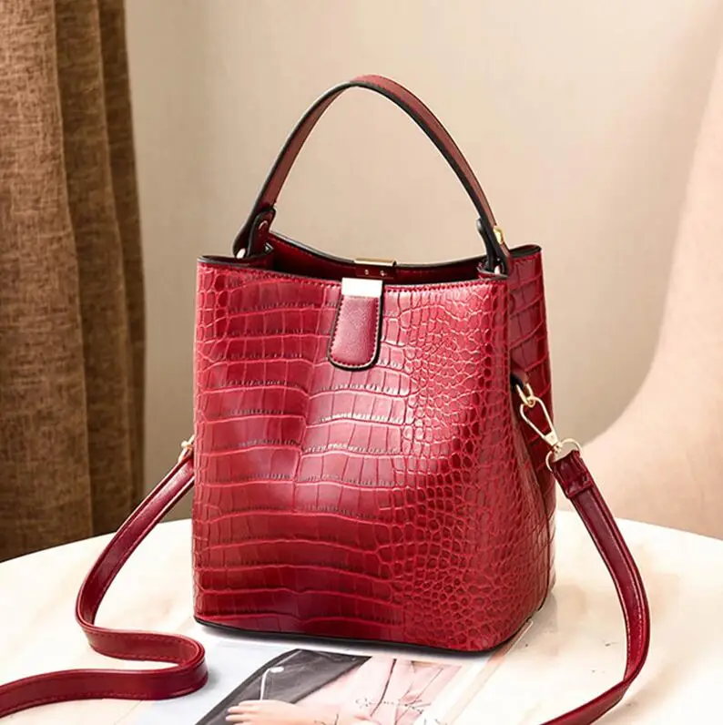 Puimentiua Ретро сумка-мешок, женская сумка с узором, вместительная Повседневная крокодиловая сумка на плечо, сумка-мессенджер, дамская сумочка из искусственной кожи - Цвет: Red