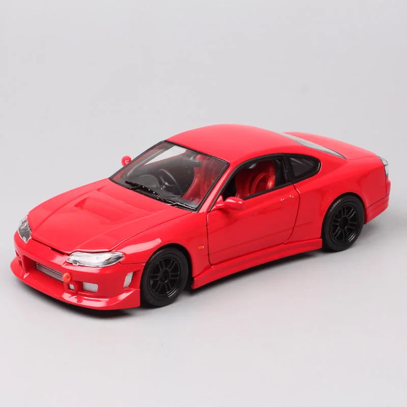 Welly 22485 Nissan Silvia S-15 RHD 1:24 Diecast Model Car Red 
