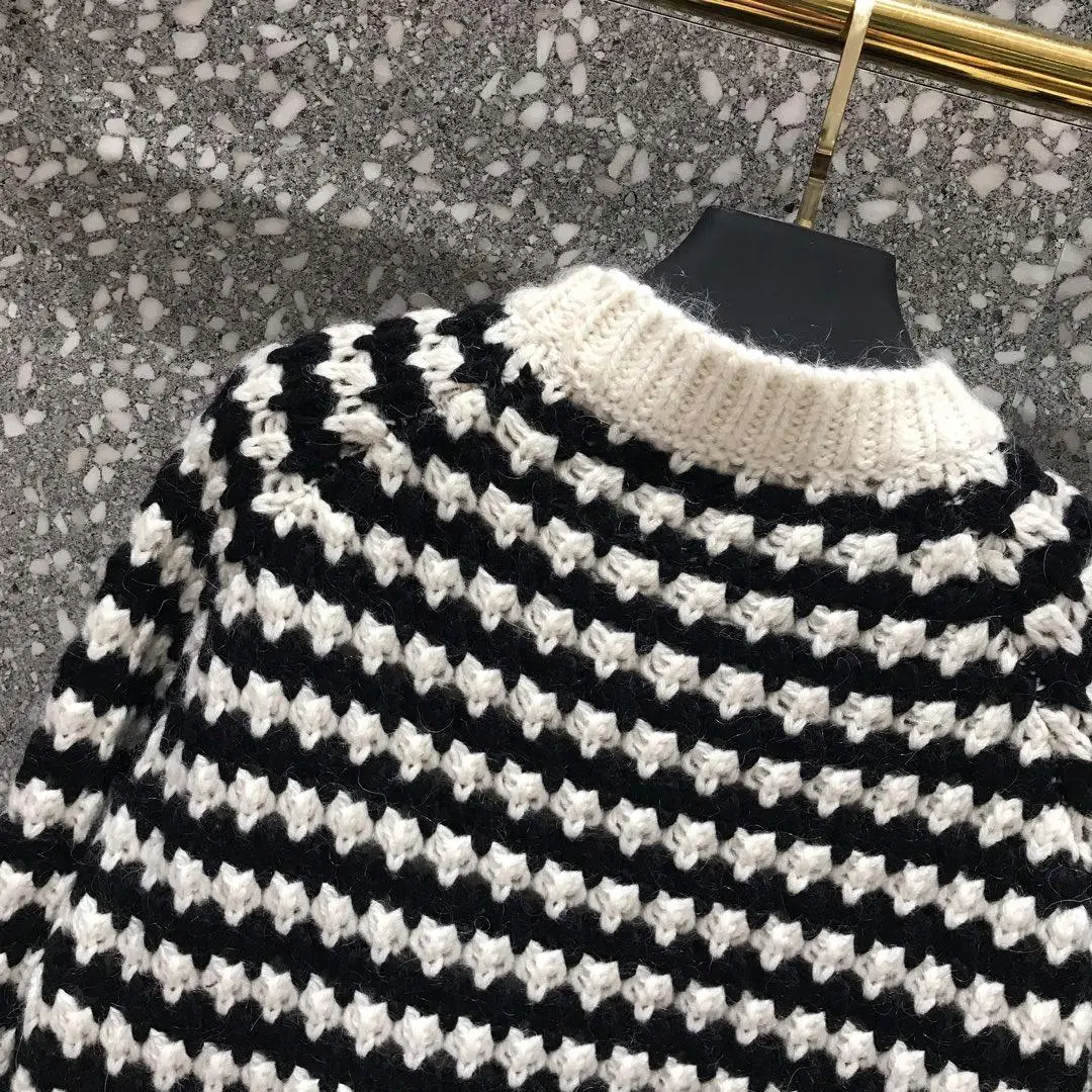 new ladies fashion long-sleeved sexy thick-knit sweater 0807