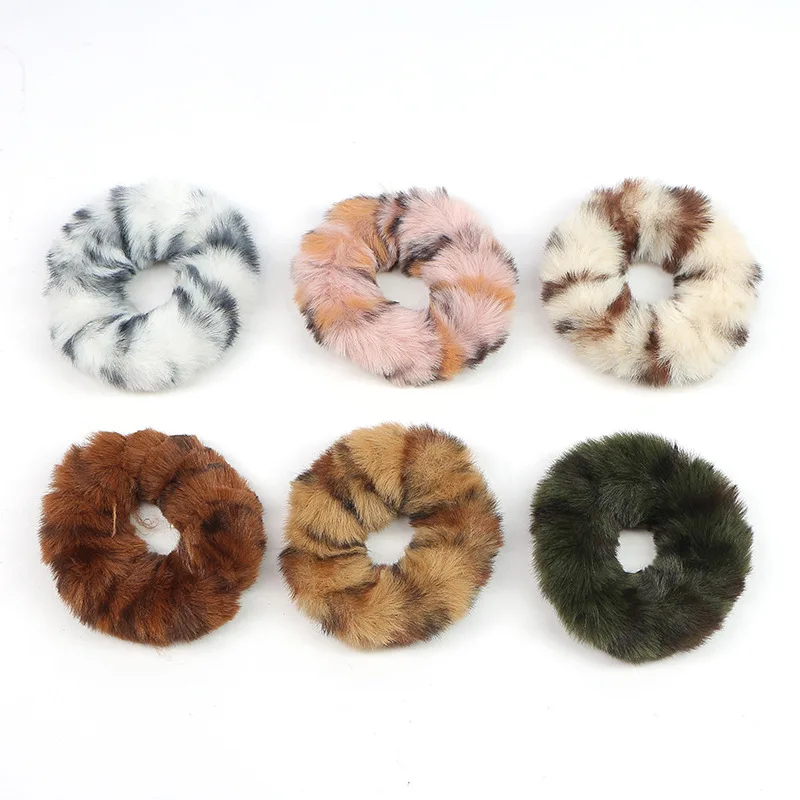 6pcs Партиями по 6 шт./компл. Для женщин пантер Scrunchies пакет с меховым пом резинки для волос, одежда для девочек с круглым вырезом и резинки для волос зимние рождественские аксессуары для волос Пышная юбка - Цвет: 6pcs