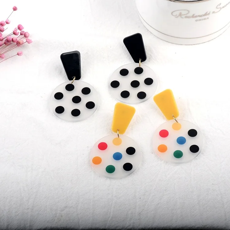 

New Sweet Geometry Round Earrings Temperament Personality Black and White Polka Dot Acrylic Contrast Fashion Earrings for Girls