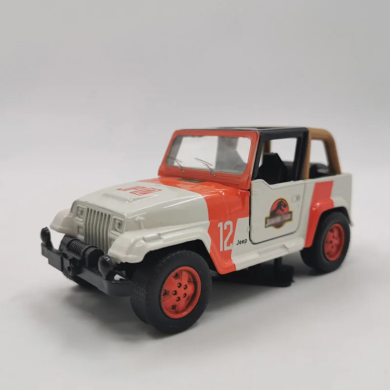 Литая модель автомобиля из сплава металла в масштабе 1/43 внедорожник парка