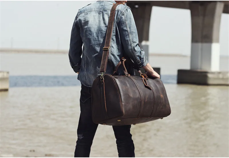 Exposition de modèles en plein air du sac de voyage en cuir Woosir Weekender Duffel