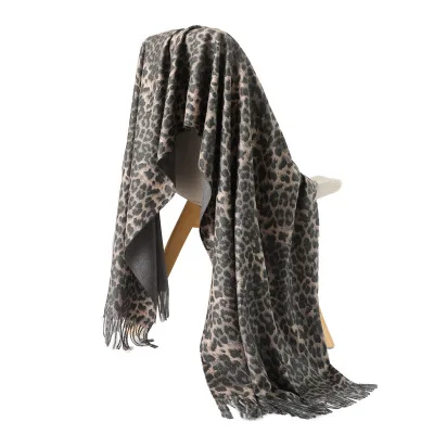 2 Fashion Cashmere Leopard Scarf For Women Tassel Shawl Double Faced Soft Pashmina Hijab Winter Warm Scarf Blanket Red Camel Green - Цвет: 2