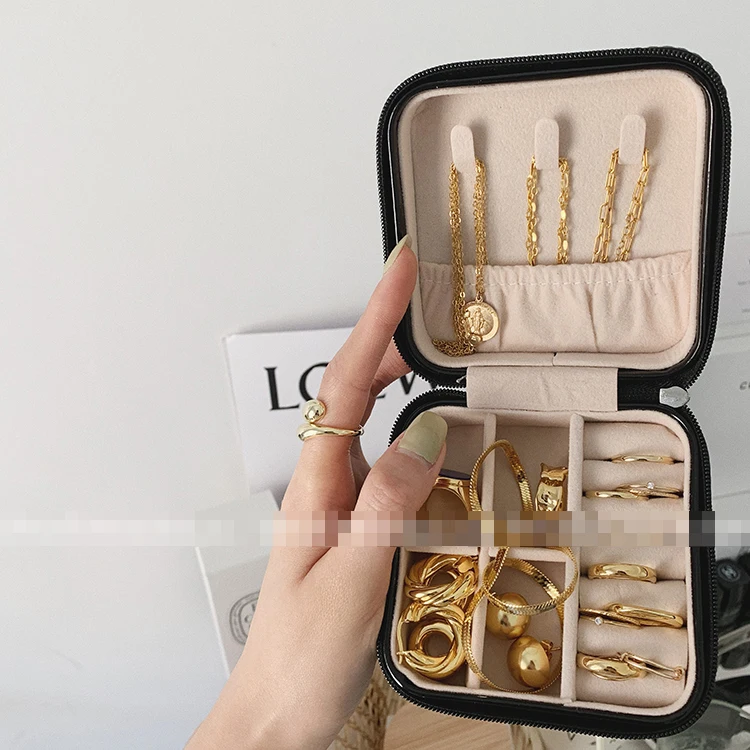 

Simple Black and White Two-color Jewelry Box Bean Curd Bag for Carrying Makeup Organizer Multi-function Dressing Case