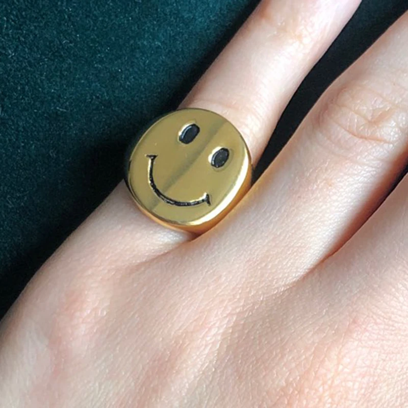 SHAPES STUDIO/Smiley Signet Ring リング Gold Smiley Signet Ring – Pineal Vision Jewelry