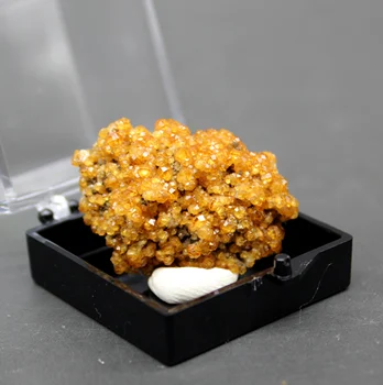 

100% natural garnet mineral specimen stones and crystals healing crystals quartz gemstones free box