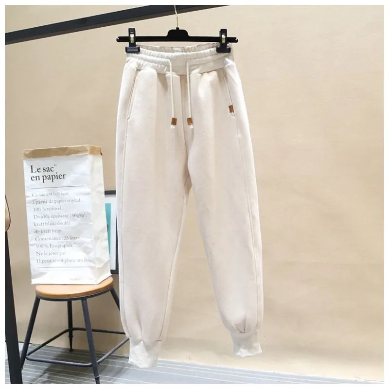 Рисунок 4 - Повседневные серые брюки