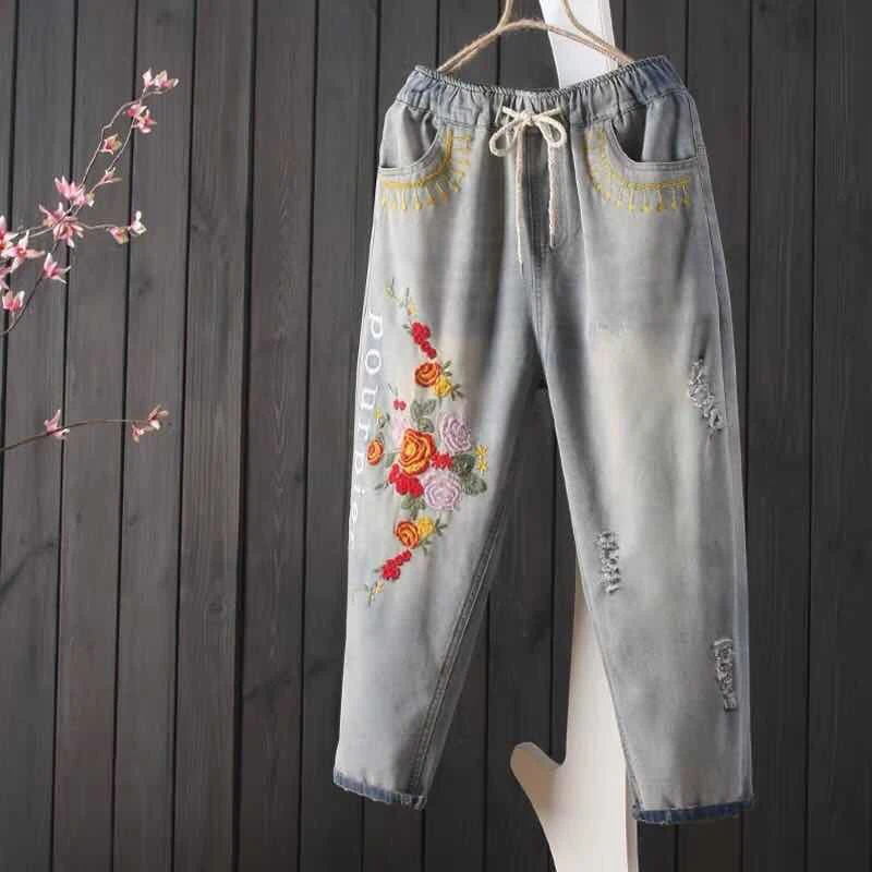 New Arrival Summer Women Elastic Waist Loose Casual Jean Capri Pants Vintage Flower Embroidery Cotton Denim Harem Pants S496 New Arrival Summer Women Elastic Waist Loose Casual Jean Capri Pants Vintage Flower Embroidery Cotton Denim Harem Pants S496