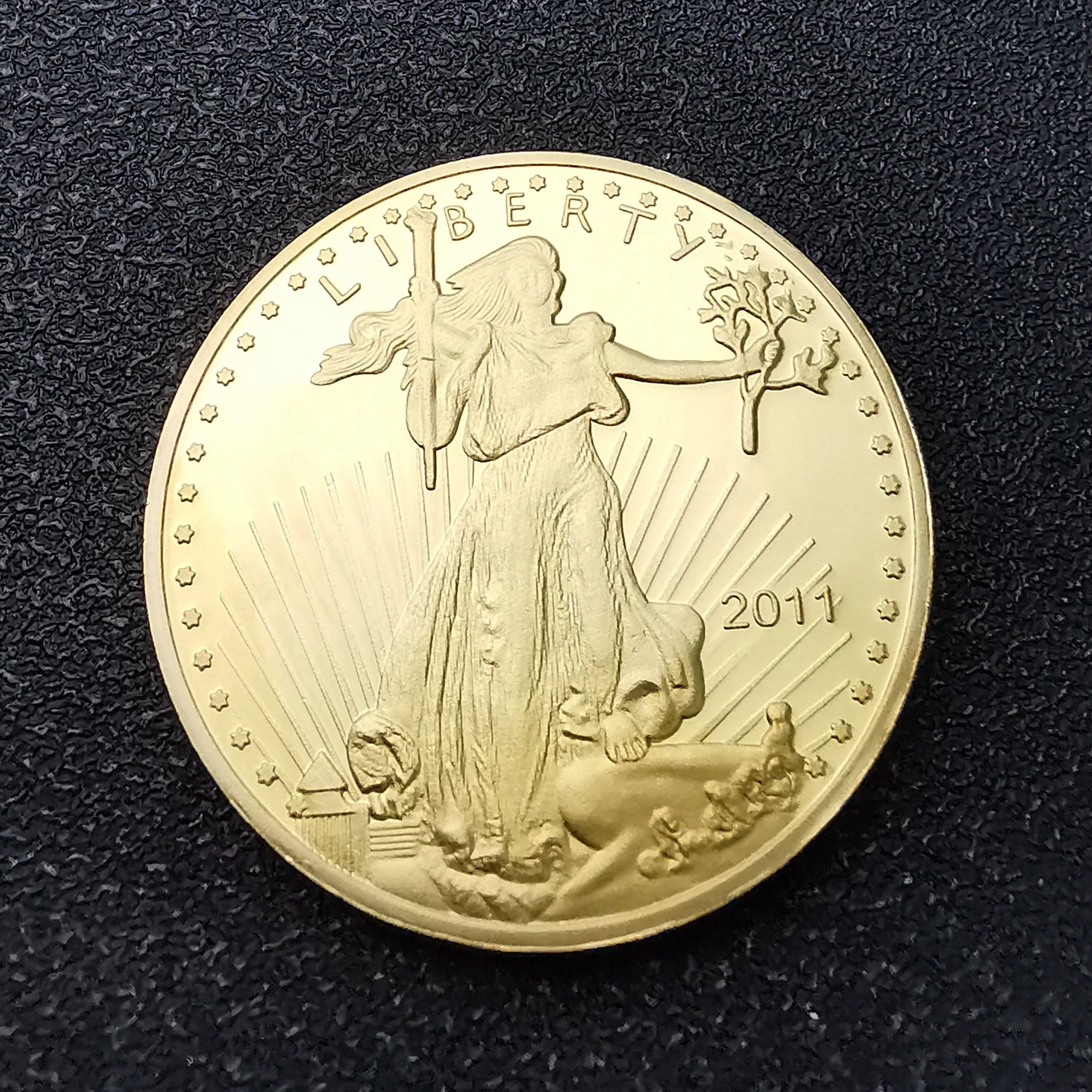 Réplica de moneda de oro fino 2011 Liberty, 1oz, doble águila con lema en  Dios, True, monedas chapadas en oro de Metal - AliExpress Hogar y jardín