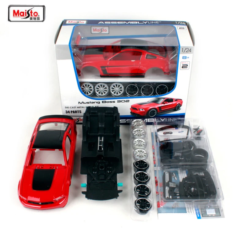 

Maisto 1:24 mustang boss 302 diecast metal car model red manual vehicle assemble car model accessories kids toys