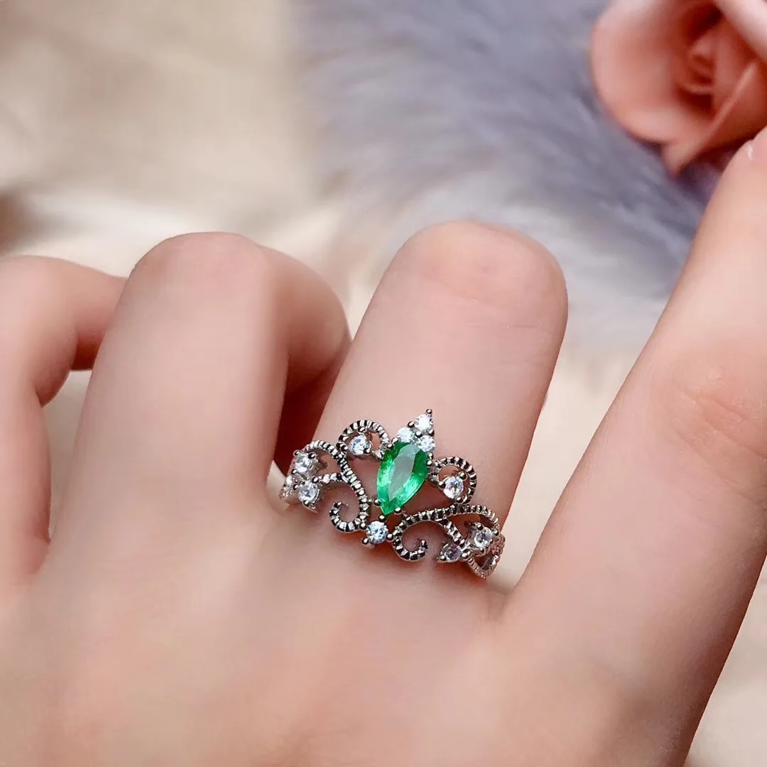 

Кольцо из серебра 925 пробы, с изумрудом, 4 х 6 мм