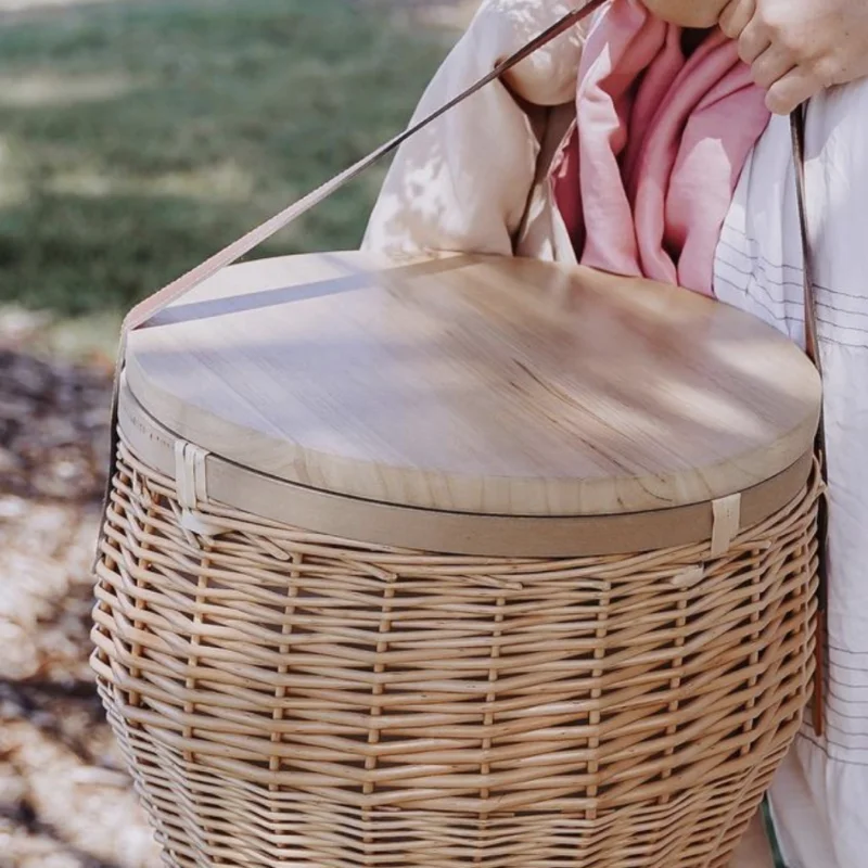 Handmade Insulated with Lid Outdoor Round Camping Wicker Willow Hamper  Picnic Bread Basket With Cooler