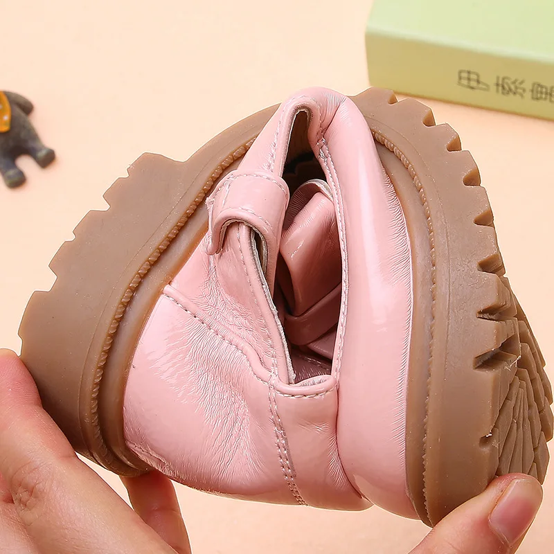 children's sandals Kids Leather Shoes Girls Oxfords Leather Flats T-strap Children's Shoes Cut-outs Breathable Anti-slip British Vintage Style Bow slippers for boy