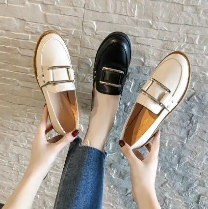

Women Low Heels Fashion Slip on Ladies Shallow Shoes Autumn 2019 Metal Buckle Rivet Decoration Thick Heel Shoes Female Moccasins