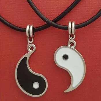 

Best Friends Necklaces Yin Yang Couples Necklace Amulet Pendant Matching 2 Pendants Friendship Women Jewelry Gift Choker Collar