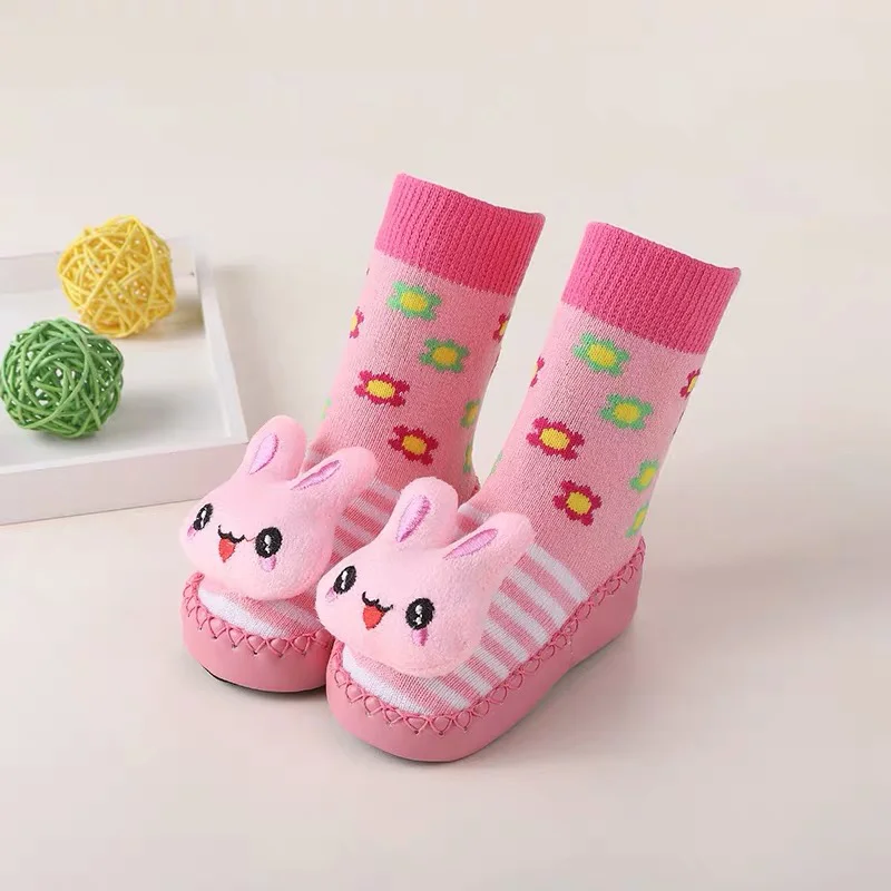 Носки для малышей; нескользящие хлопковые носки-тапочки с кукольными колокольчиками; домашние тапочки; мягкие Милые сапожки для маленьких девочек и мальчиков - Цвет: Армейский зеленый