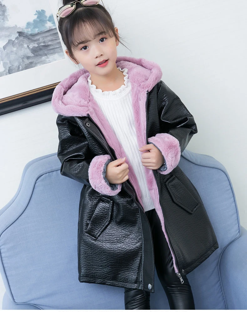 Dollplus/Новинка года, Детская куртка из искусственной кожи для девочек, пальто с искусственным мехом Утепленная зимняя верхняя одежда принцессы с капюшоном пальто с мехом куртки для девочек