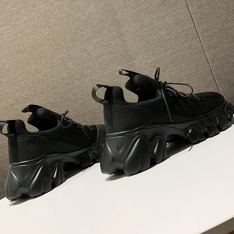 Трендовые массивные кроссовки женские черные кроссовки на платформе для бега для женщин уличная обувь на массивном каблуке для пап спортивная обувь черного цвета