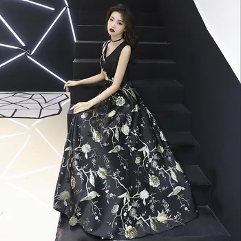 

Evening Dresses Black Appliques A Line Elegant Party Gowns Floor Length Prom Dress V Neck Sleeveless Women Formal Gowns E013