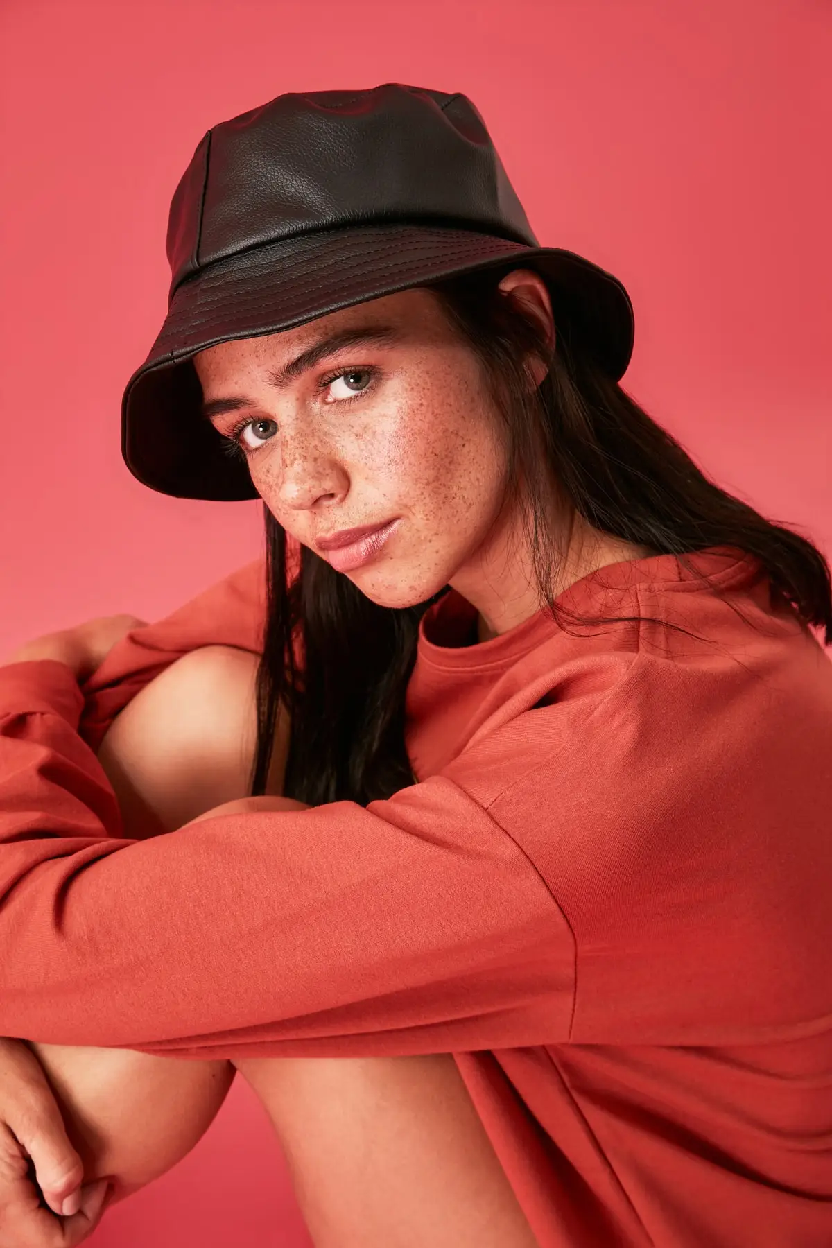 Трендовые кожаные шляпы TWOAW21SP0002 |