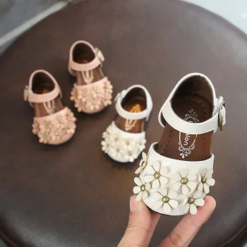 

2019 Spring toddler shoes Korean version of baby girl Princess flower Shoes hollow soft sole single shoes breathable sandal