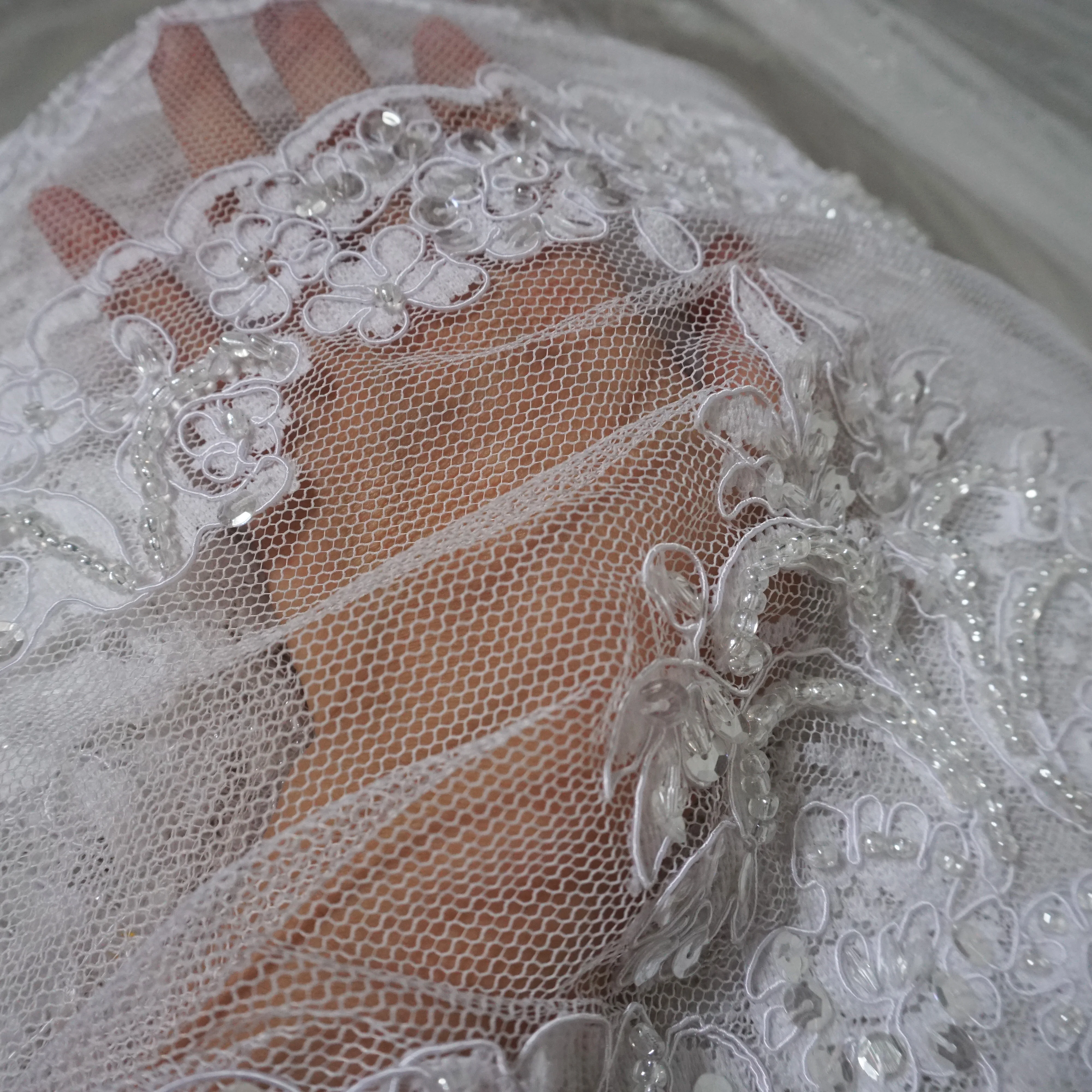 Индивидуальный свадебный кружевной ткани чистого белого цвета! Бисерное кружево Белый кружевной материал для свадьбы платья тяжелое Бисероплетение Кружева 1 ярд