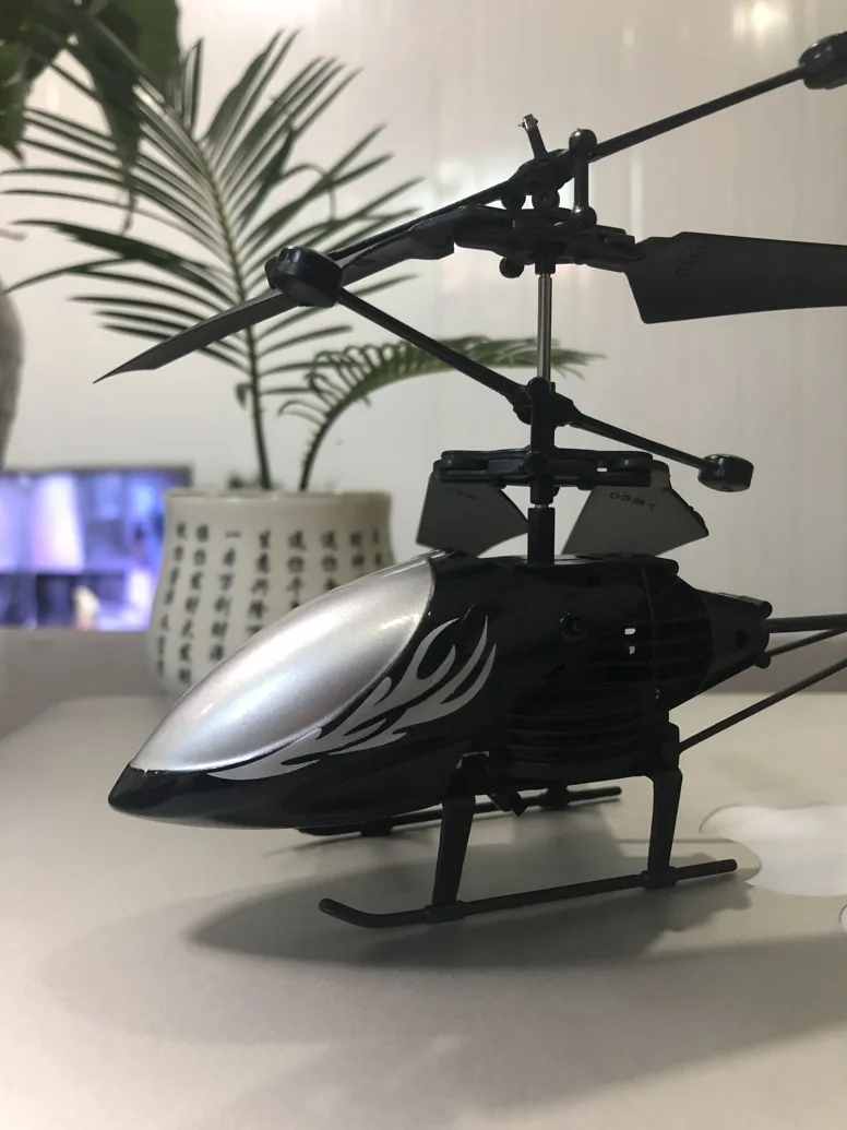 Hot Selling Sensing Helicopter Airplane Remote Control Shining Sensing Airplane 3 Seconds Start Suspension Induction Vehicle