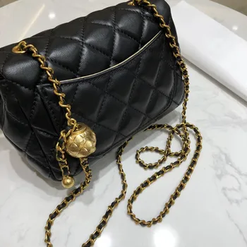 

Women's Luxury Designer Diamond Lattice Mini 18cm Genuine Leather Shoulder Bag Chain with Metal Pendant Flap Crossbody Bag
