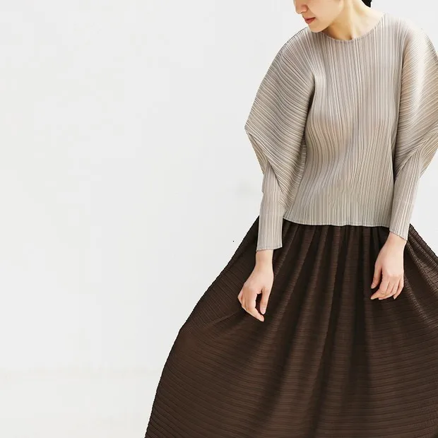TVVOVVIN New Fashion Women Clothes Round Collar Batwing Sleeves Pleated High Pullover T-shirt Female Top Fold B537