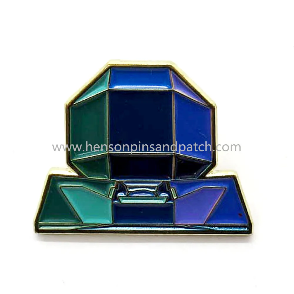 

Customized gold iron cut shape metal soft enamel russia icon pin badge
