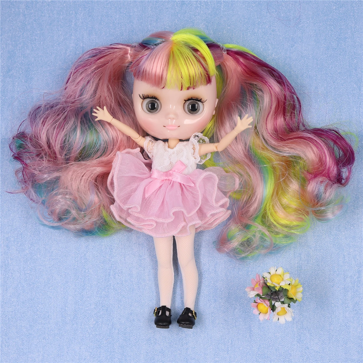 Middie Blythe Doll with Multi-Color Hair, Tilting-Head & Custom Jointed Body 10